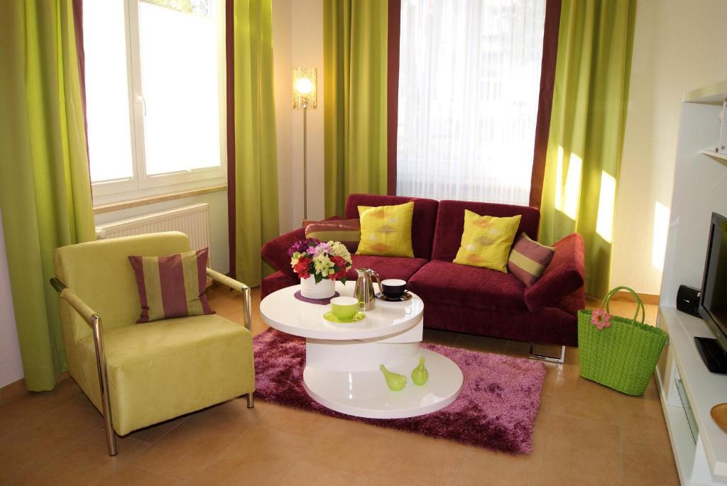 Apartment Romantik Flair Prerow Rom bilde